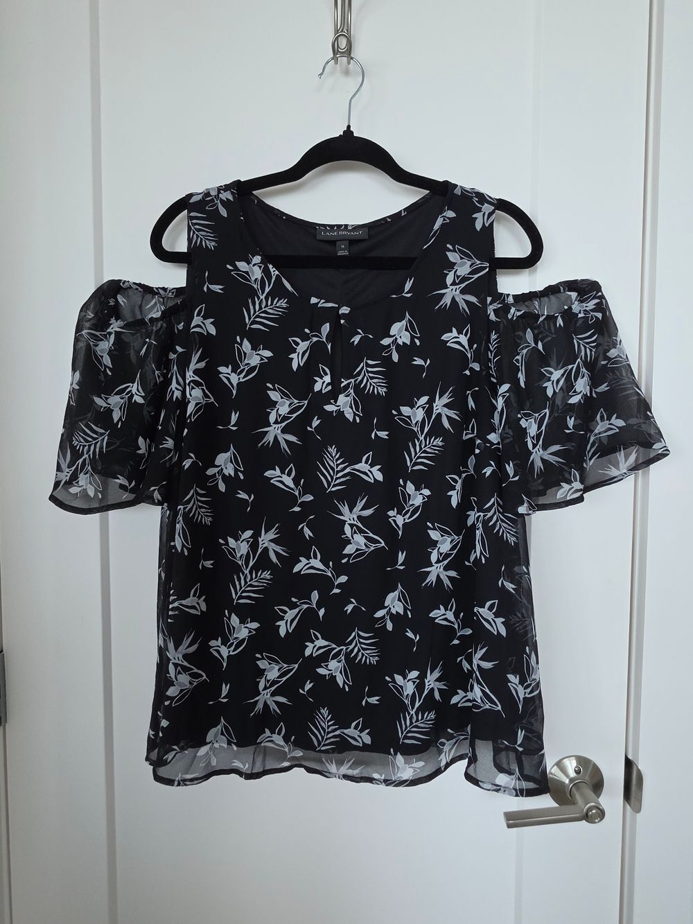 Lane Bryant Black And White Floral Cold-Shoulder Double Layer Blouse Size 16